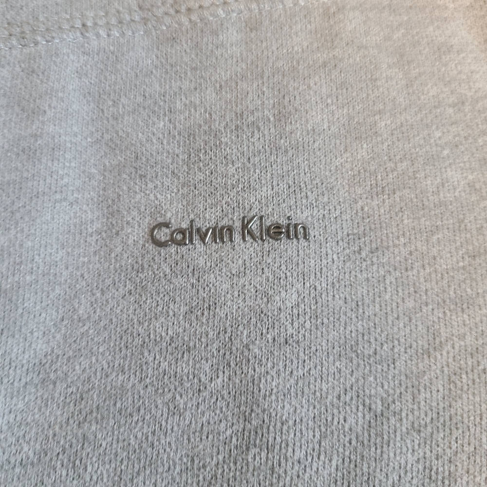 Calvin Klein - Picture 3 of 3